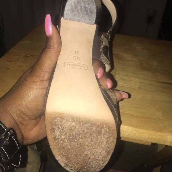 SOLD ON OFFERUP!! Signature Coach Shoes - Picture 6 of 6